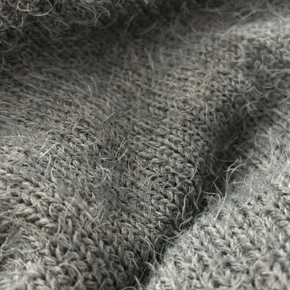 Fashion on Earth Anthro Open Back Fuzzy Eyelash Sweater top faux wrap grey M MD - Picture 9 of 17